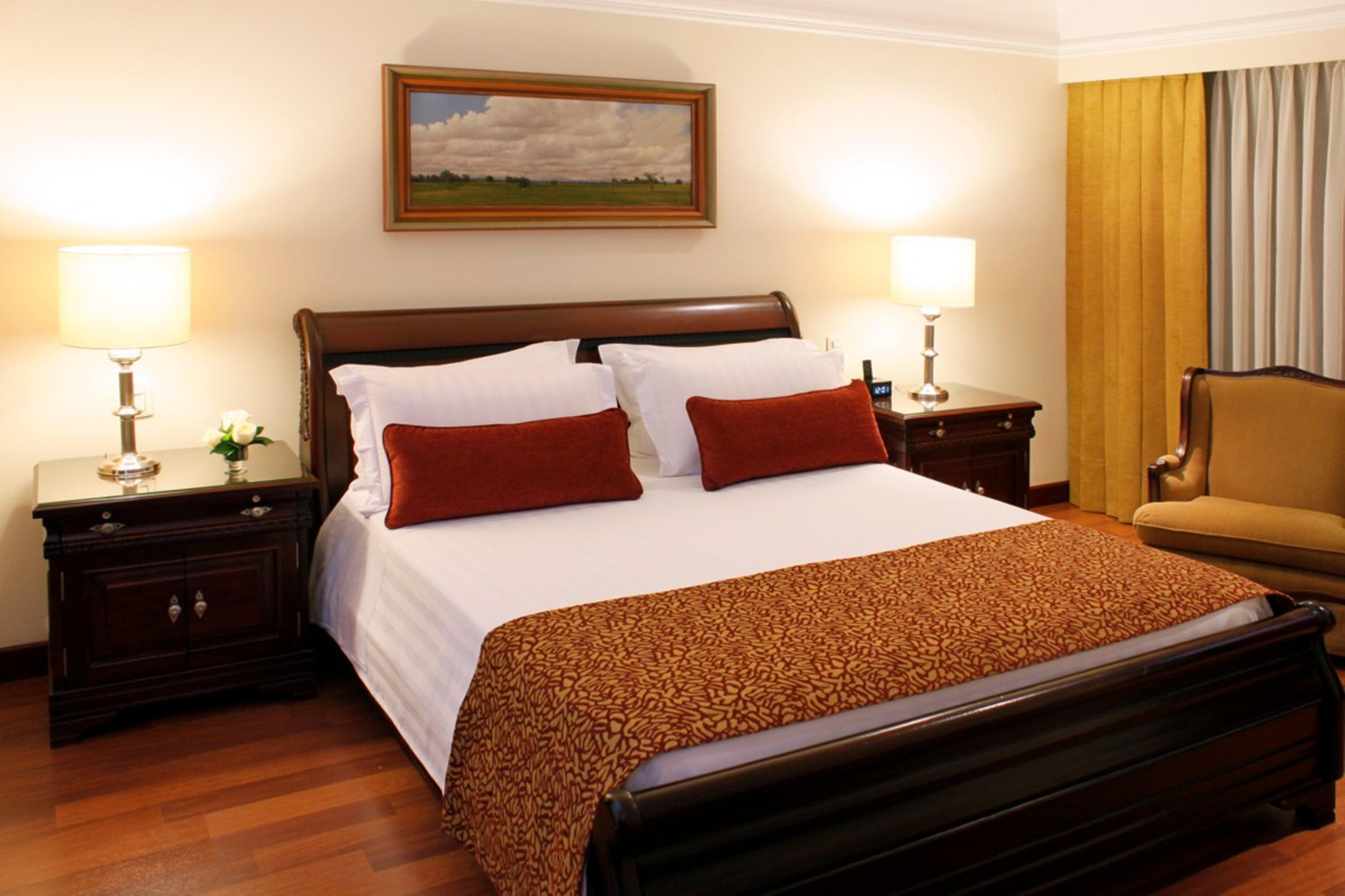 فندق هوتل إستيلر لافونتانا بوغوتا المظهر الخارجي الصورة A bed with a bed runner