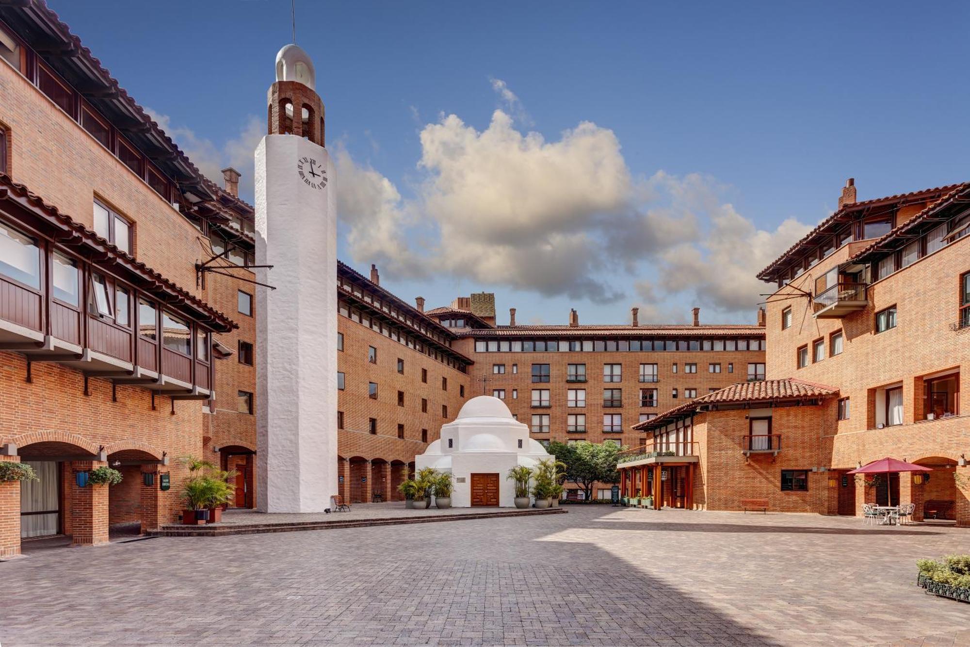 فندق هوتل إستيلر لافونتانا بوغوتا المظهر الخارجي الصورة The main courtyard