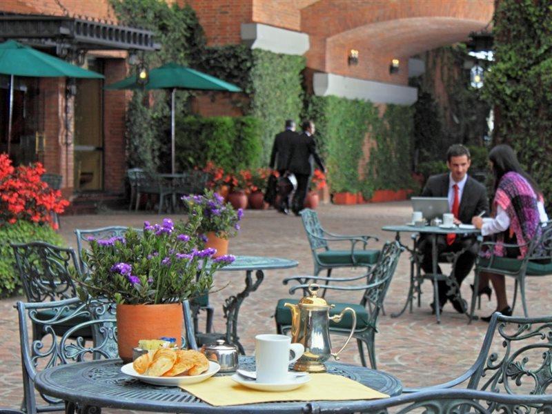 فندق هوتل إستيلر لافونتانا بوغوتا المظهر الخارجي الصورة The hotel's courtyard